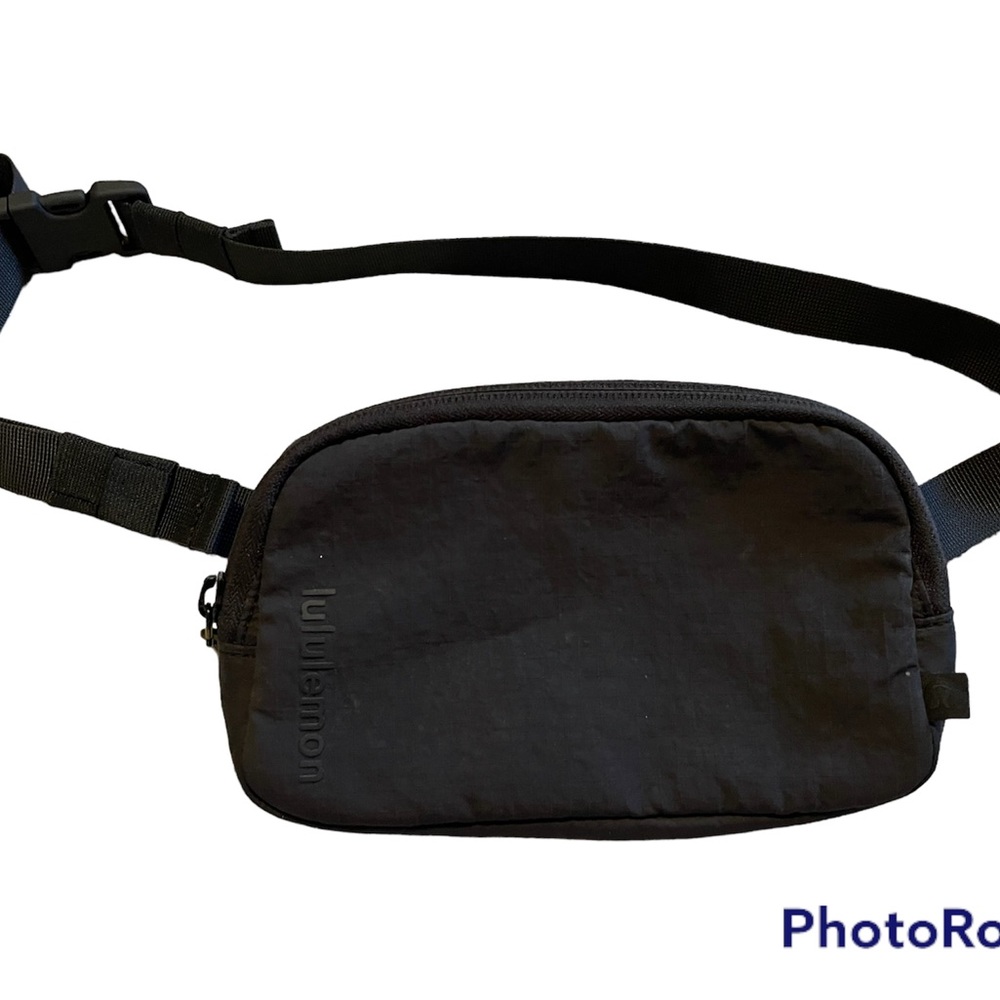 NWOT Lululemon Crossbody Bag